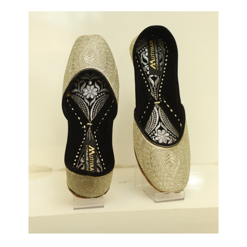 Pakistani Jutti – Elegance Redefined